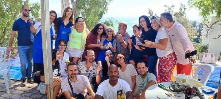 حين يتحول الشارع إلى ركح مفتوح للنقاش الفكري والمعرفي دون تمييز أو إقصاء